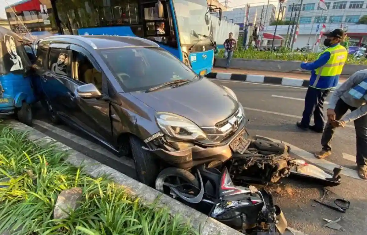 Peraturan Wajib Asuransi Mobil dan Motor 2025, Begini Proses Ganti Ruginya