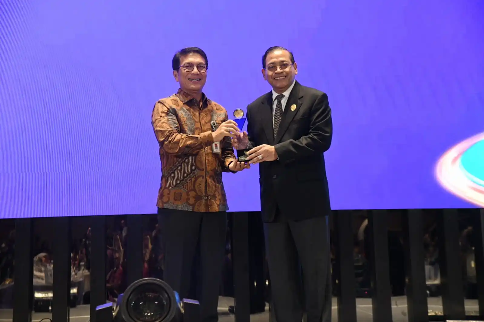 Kemenkum Raih Peringkat Ketiga Anugerah Keterbukaan Informasi Publik 2024