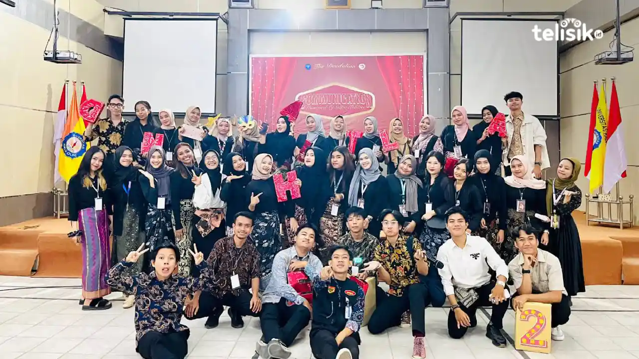 Mahasiswa Ilkom UHO Padukan Seni Tradisional dan Modern dalam Teater