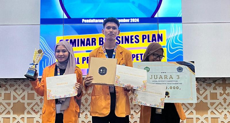 Mahasiswa UHO Ciptakan Brand Kaos Sentuhan Kearifan Lokal Sultra