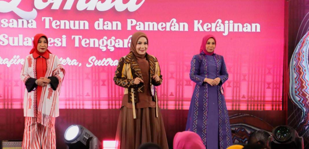 Pemkab Bombana Raih 2 Juara di Ajang Fashion Show dan Pameran Sultra