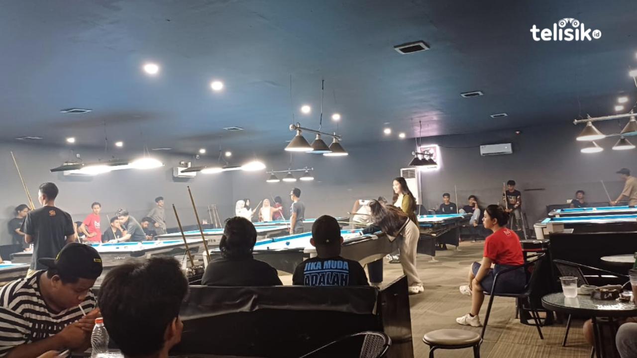 Perempuan Kolaka di Tempat Biliar: Hobi, Olahraga, dan Tantangan Menghadapi Stereotip