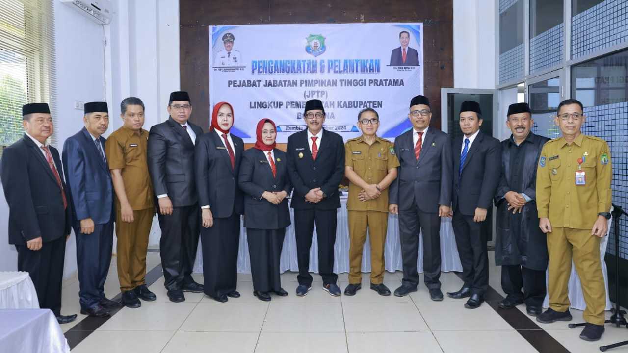 Pj Bupati Bombana Lantik Lima Pejabat JPTP Baru