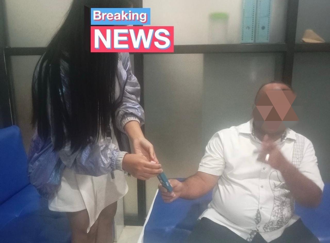Viral Anggota DPRD Mahmud Jawa Dituding Lakukan Pelecehan Seksual, Cium Bibir SPG Vape di Ruang Kerja