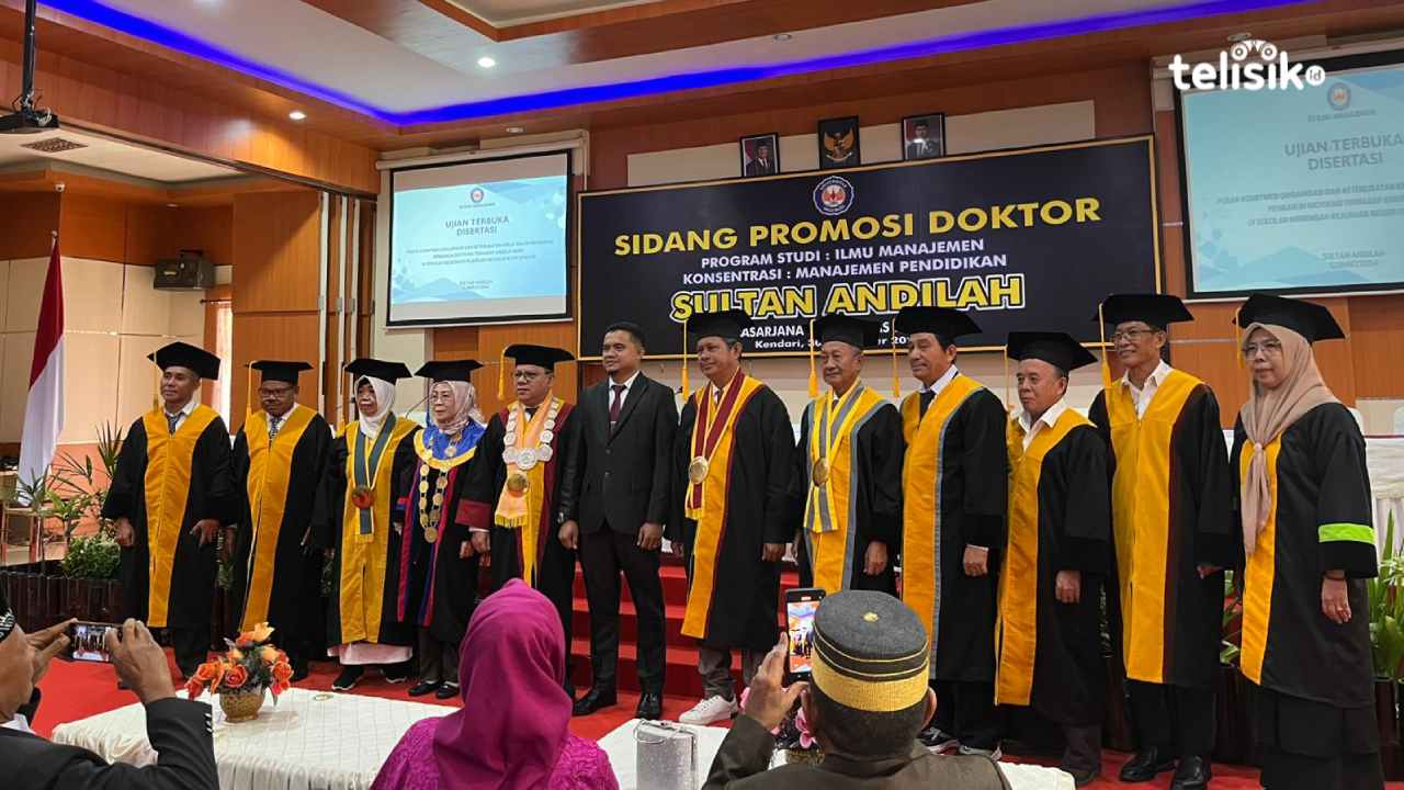 Wakil Ketua Bidang Kemahasiswaan STIKES Pelita Ibu Kendari Raih Gelar Doktor dengan Cum Laude