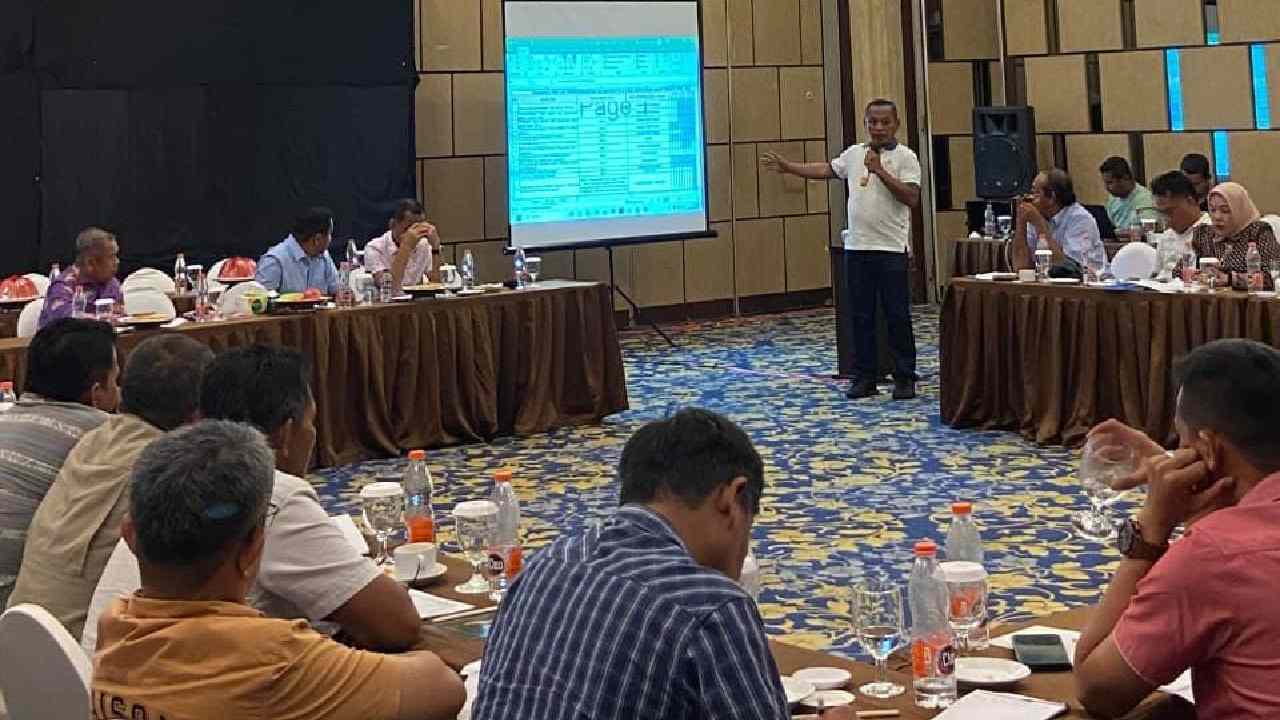 100 Hari Kerja Darwin-Ali Basa Berkantor di Tiap Desa Muna Barat