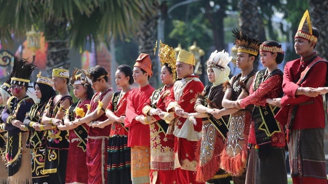 10 Suku di Tanah Air Cetak Lulusan Sarjana Paling Banyak