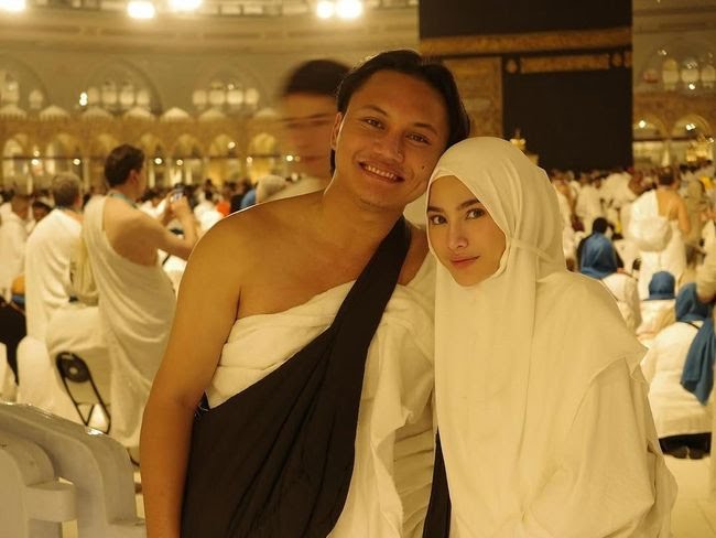 5 Penampilan Mahalini Berhijab Tuai Pujian, Umrah Perdana saat Mengandung Anak Pertama