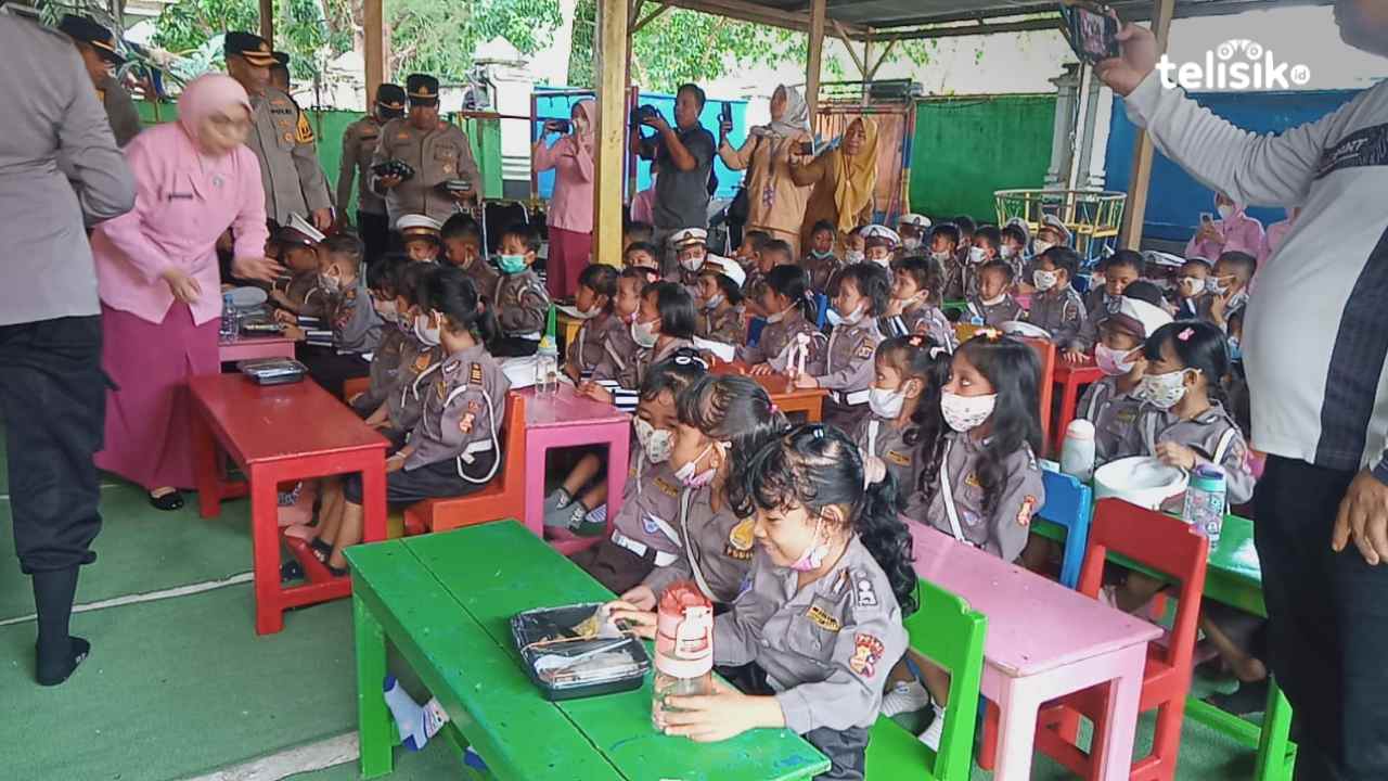 75 Siswa TK Kemala Bhayangkari 29 Wakatobi Nikmati Makan Bergizi Gratis
