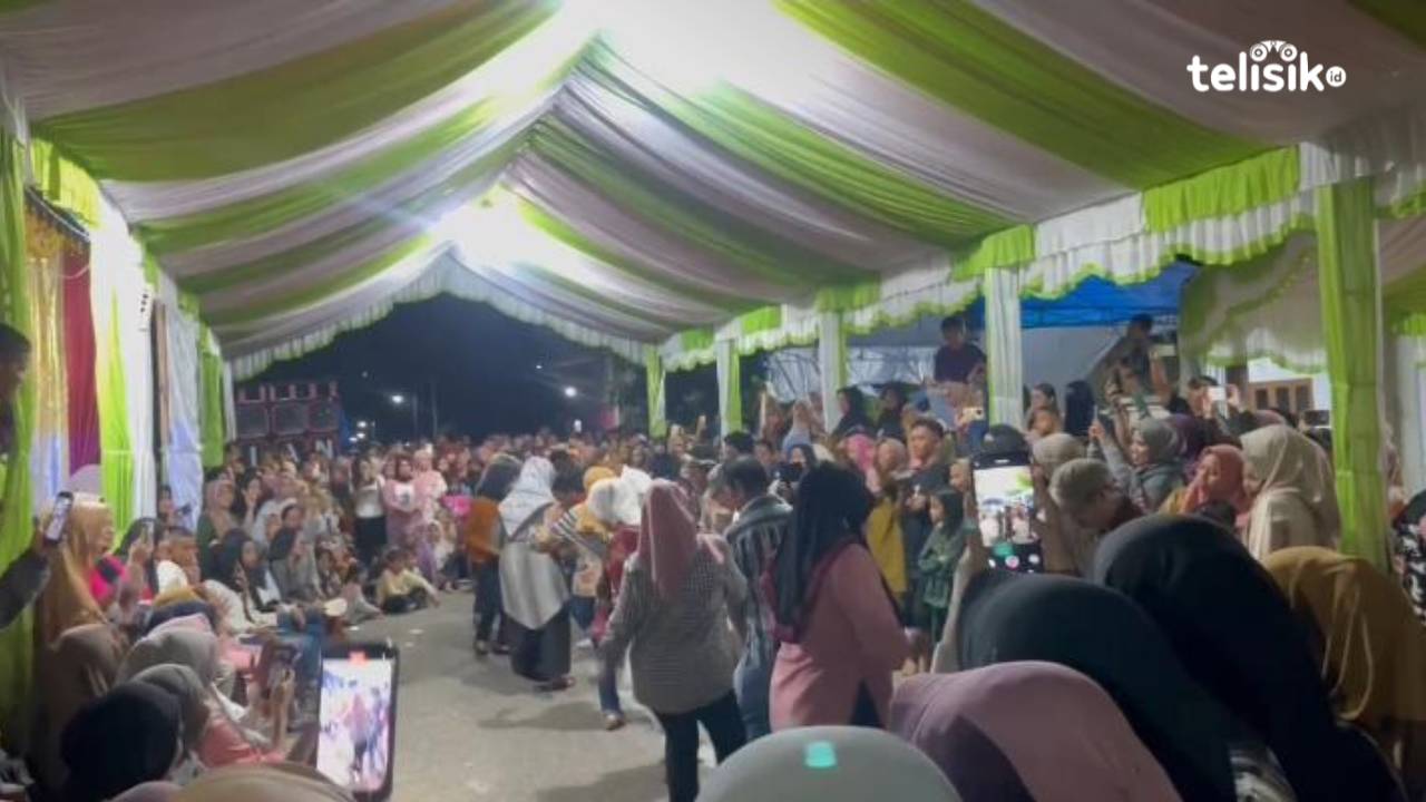 Lomba Joget Acara Sunatan di Wakatobi Perebutkan Hadiah Lemari