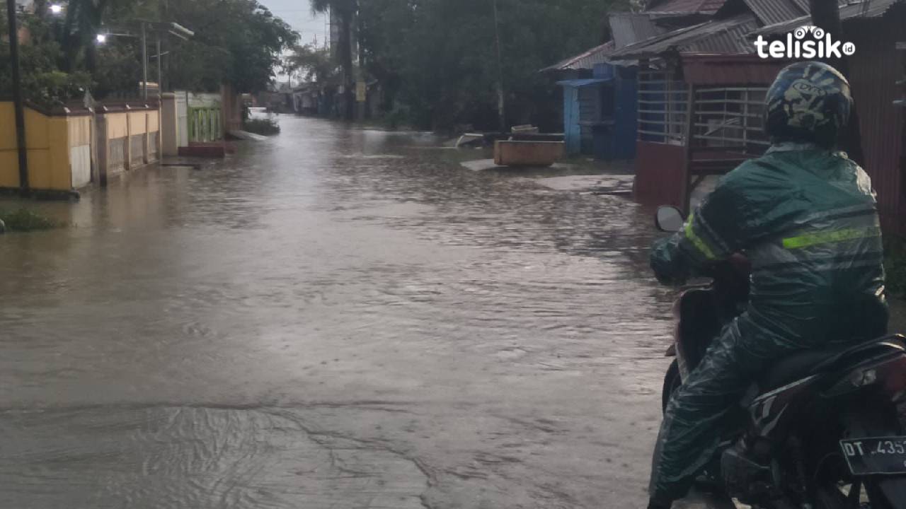 Warga Keluhkan Jalan Rusak dan Banjir di Jalan Teratai Kendari