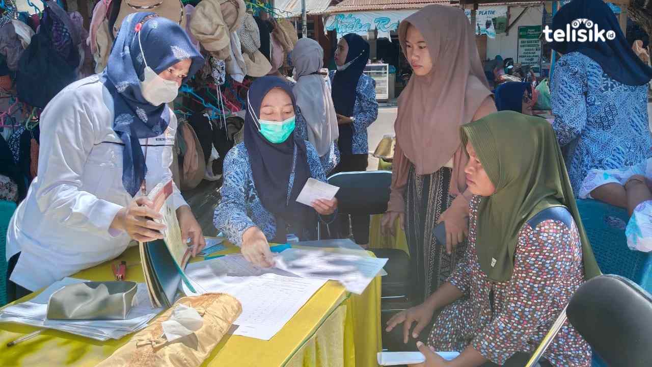 Grebek Pasar Wakatobi, Edukasi Kesehatan dan KB untuk Warga