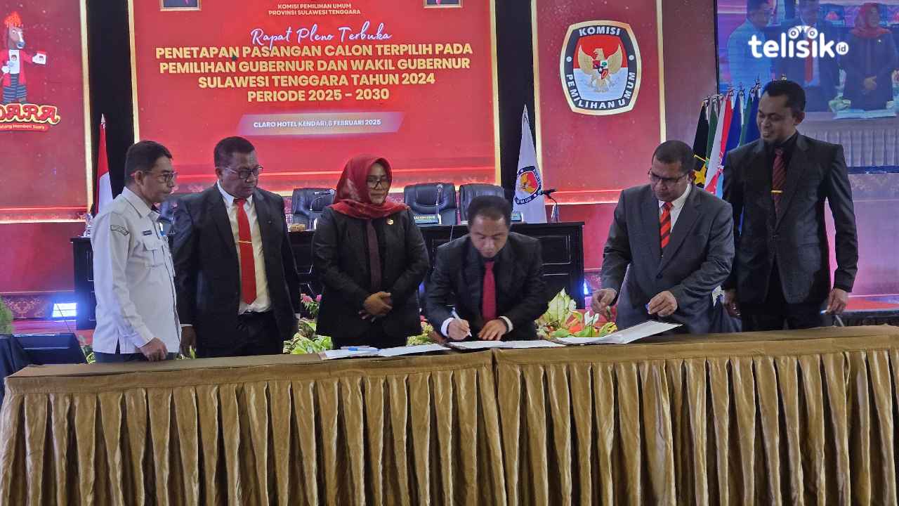 KPU Sultra Resmi Tetapkan Pasangan Terpilih Gubernur dan Wakil Gubernur Periode 2025-2030