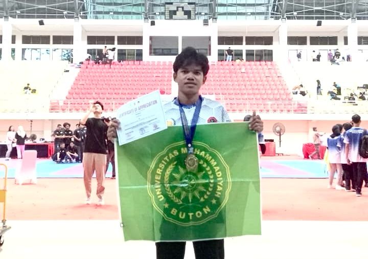 Mahasiswa UM Buton Raih Emas Karate Internasional Kumite Perorangan