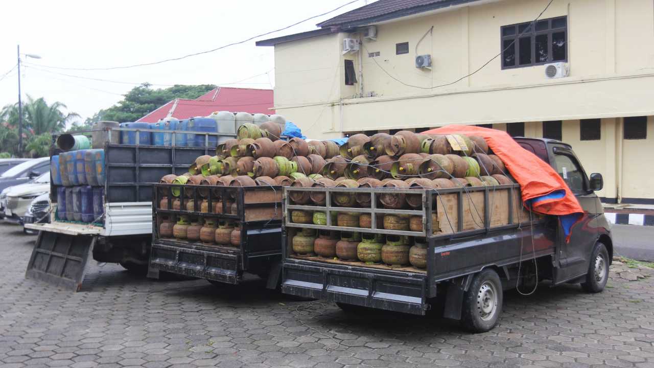 Polda Sultra Gagalkan Penyelundupan LPG 3 Kg dan BBM Subsidi ke Sulawesi Tengah