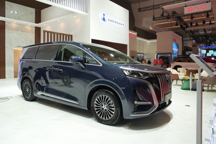 Saingan Berat Alphard, Denza D9 Dibekali Fitur Black Box Pesawat dengan Sistem Keamanan Ganda