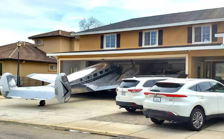 Unik: Perumahan di AS Bisa Parkir Pesawat Depan Rumah
