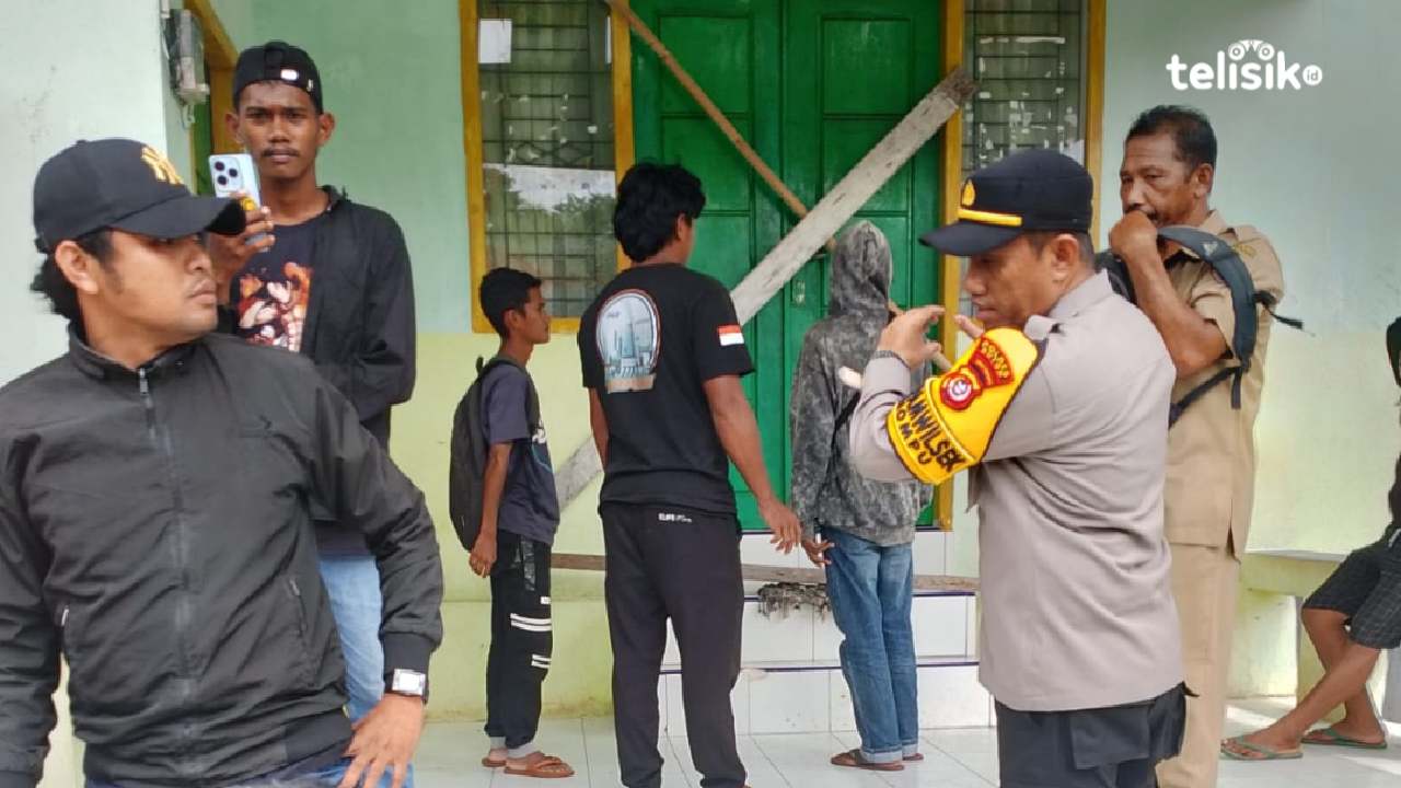 Warga Segel Kantor Desa Biwinapada Buton Selatan Gegara Dana Desa