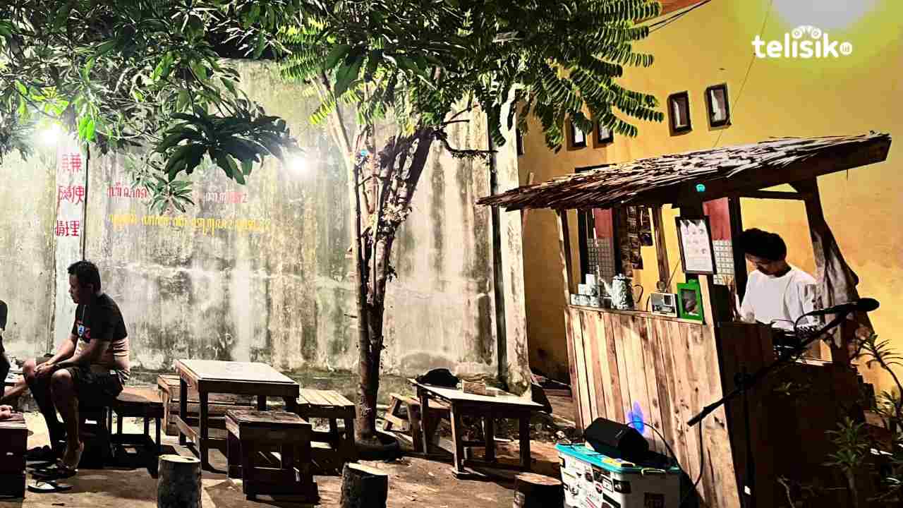 Warkop Senyoeman Iboe: Tempat Nongkrong Menarik dengan Nuansa Jadul Estetik