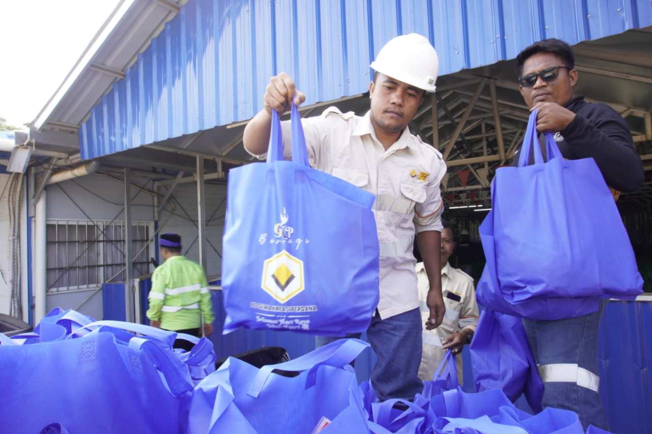 Implementasikan UU Nomor 40 Tahun 2007, PT GKP Beri 1.500 Paket Sembako ke Warga Konawe Kepulauan
