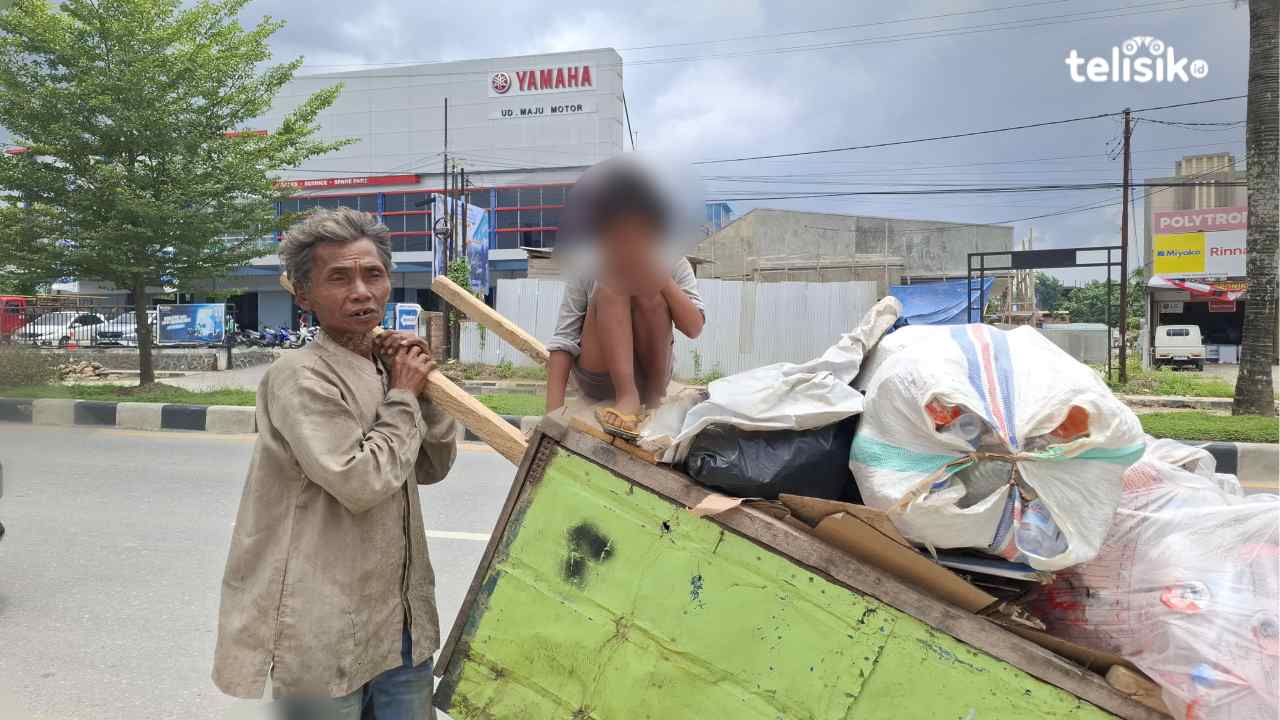 Hadapi Ujian Ramadan, Suami-Istri di Kendari Tetap Memulung demi Baju Lebaran Anak