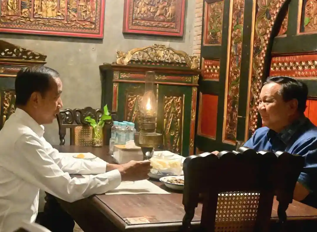Hasto Ngaku Dipecat dan Diancam Ditersangkakan, Jokowi: Gunanya Apa?