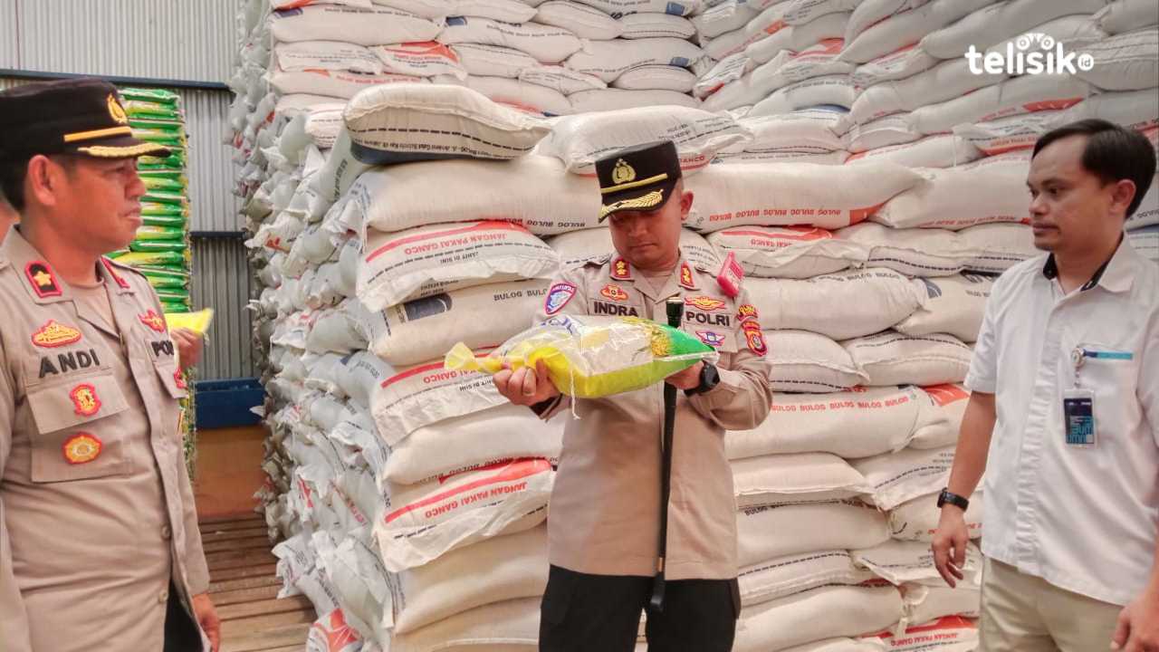 Pastikan Ketersediaan Bahan Pokok, Kapolres Muna Sidak Bulog dan Pasar