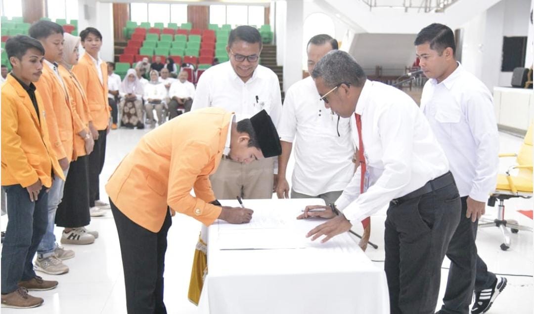 Pesan Rektor UHO di Pelantikan Pengurus BEM