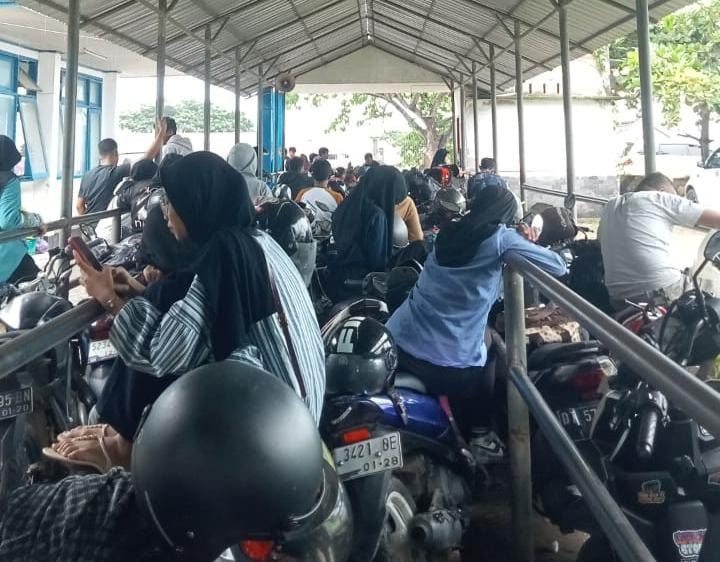 Sepekan Jelang Lebaran, Antrean Panjang Pemudik Terjadi di Pelabuhan Torobulu