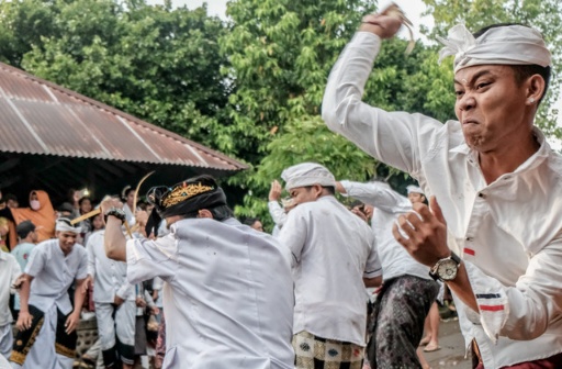 Tradisi Unik Lebaran di Indonesia, Ada Perang Topat