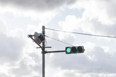 Unik: Pulau Ini Hanya Punya 1 Lampu Lantas, Menyala Hijau Setahun Sekali