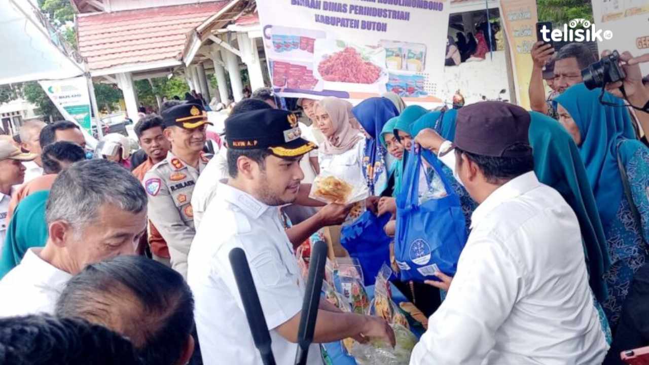 Warga Buton Serbu Pasar Murah Pemerintah, 5 Ton Beras Ludes
