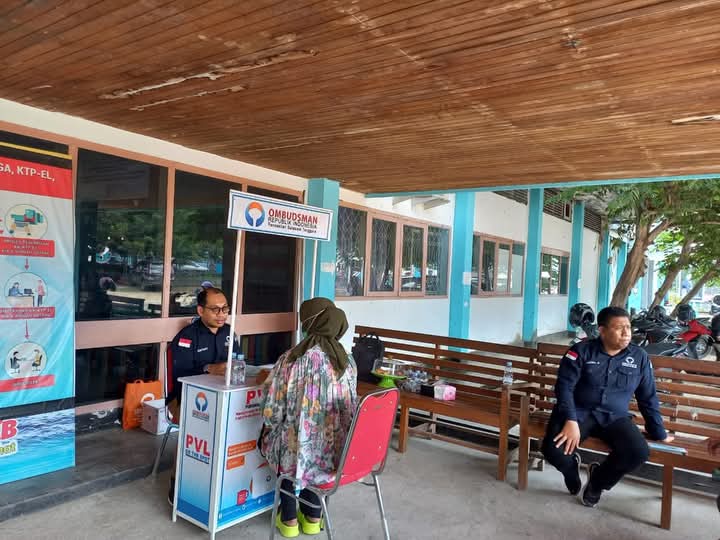 Warga Curhat Layanan Buruk dan Pungli Disdukcapil Muna di Medsos