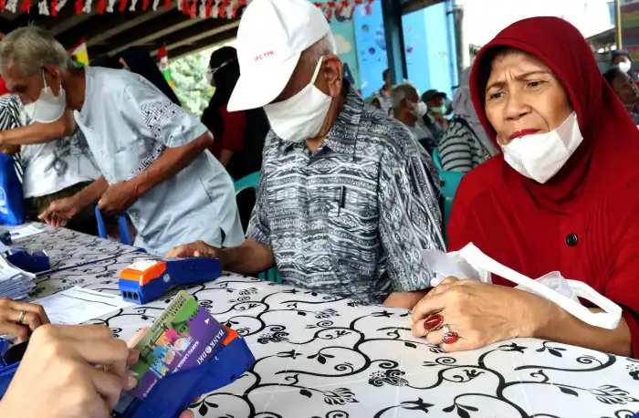 Bansos Lansia 2025 Segera Cair, Ini Jadwal dan Syarat Lengkap Pencarian