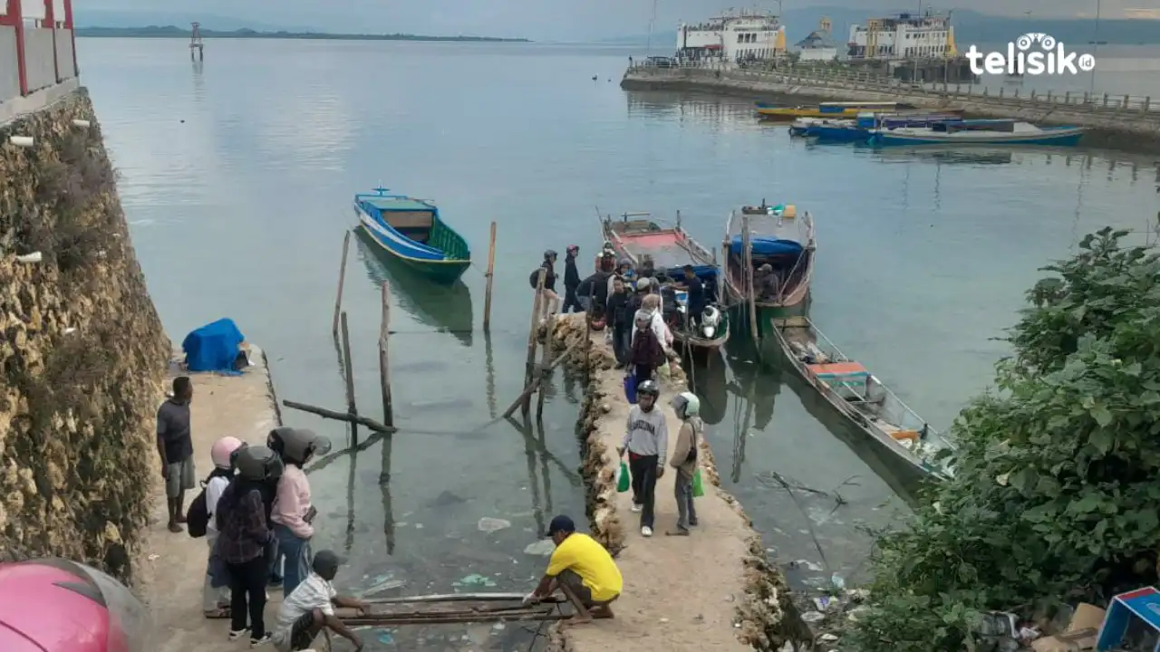 Kepadatan Arus Balik Meningkat, Sejumlah Penumpang Ferry Tampo Pilih Naik Katinting