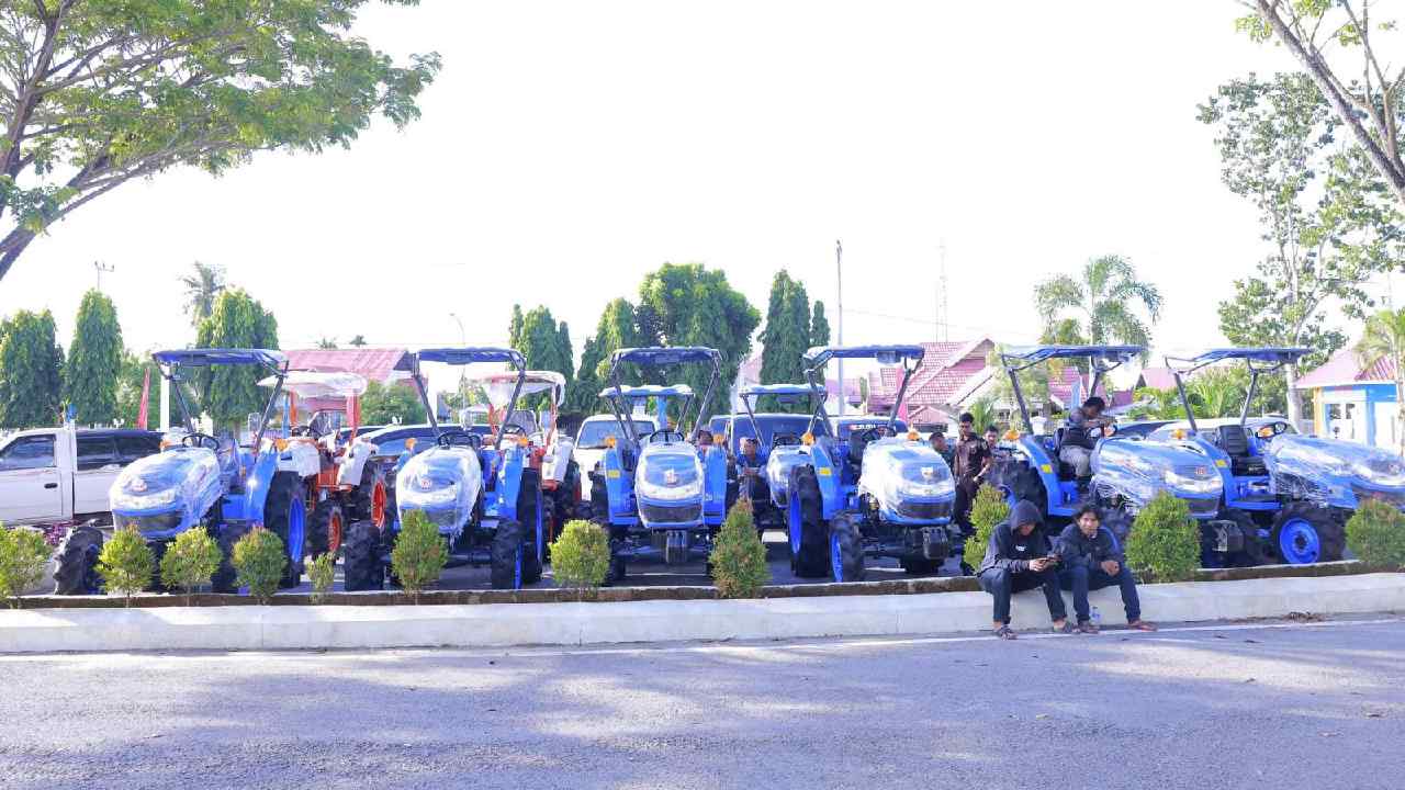 Bupati Bombana Bakal Proses Hukum dan Tarik Bantuan Alsintan Jika Ada Oknum Bermain