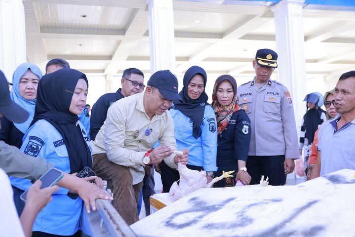 Hadapi Lonjakan Harga Jelang Idul Adha 2025, Pemda Bombana Gelar Pasar Murah