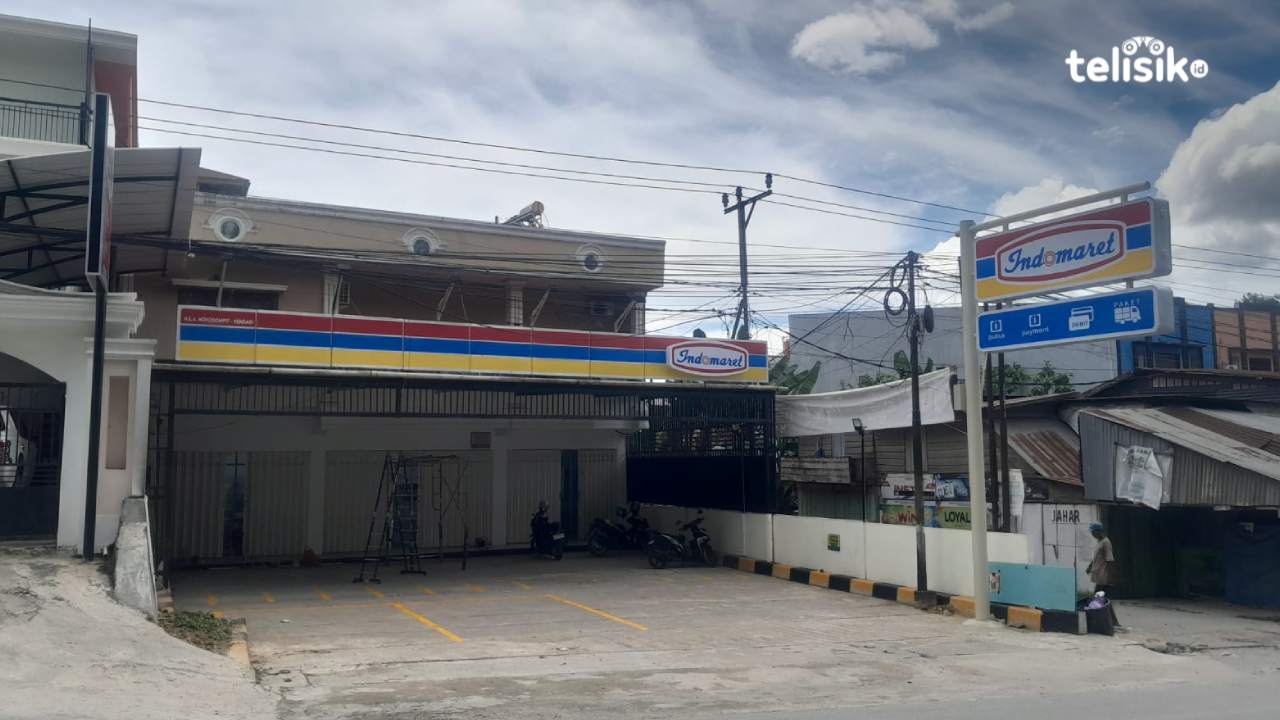 Indomaret Depan Kampus UHO Kendari Dinilai Pangkas Omset Pedagang Kecil