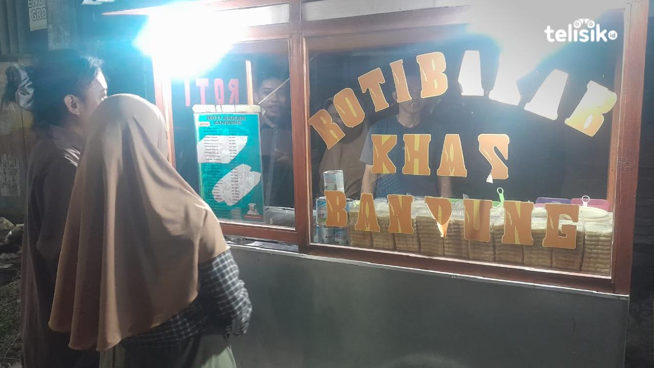 Lanjutkan Warisan Keluarga, Pria Asal Jawa Barat Sukses Bikin Ketagihan Warga Kendari dengan Roti Bakar Khas Bandung