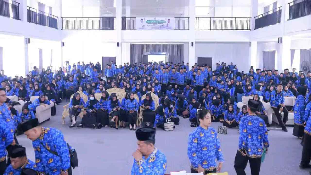 Lantik Ratusan PPPK dan ASN, Pemkab Bombana Mulai Atur Mekanisme Penggajian