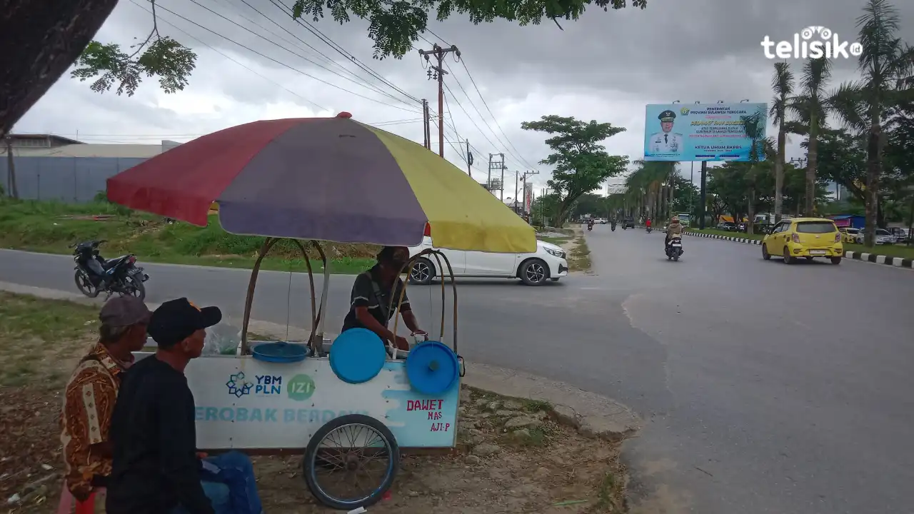 Merantau dari Jawa, Pria Ini Perkenalkan Minuman Tradisional Melalui Jualan Es Dawet di Kendari