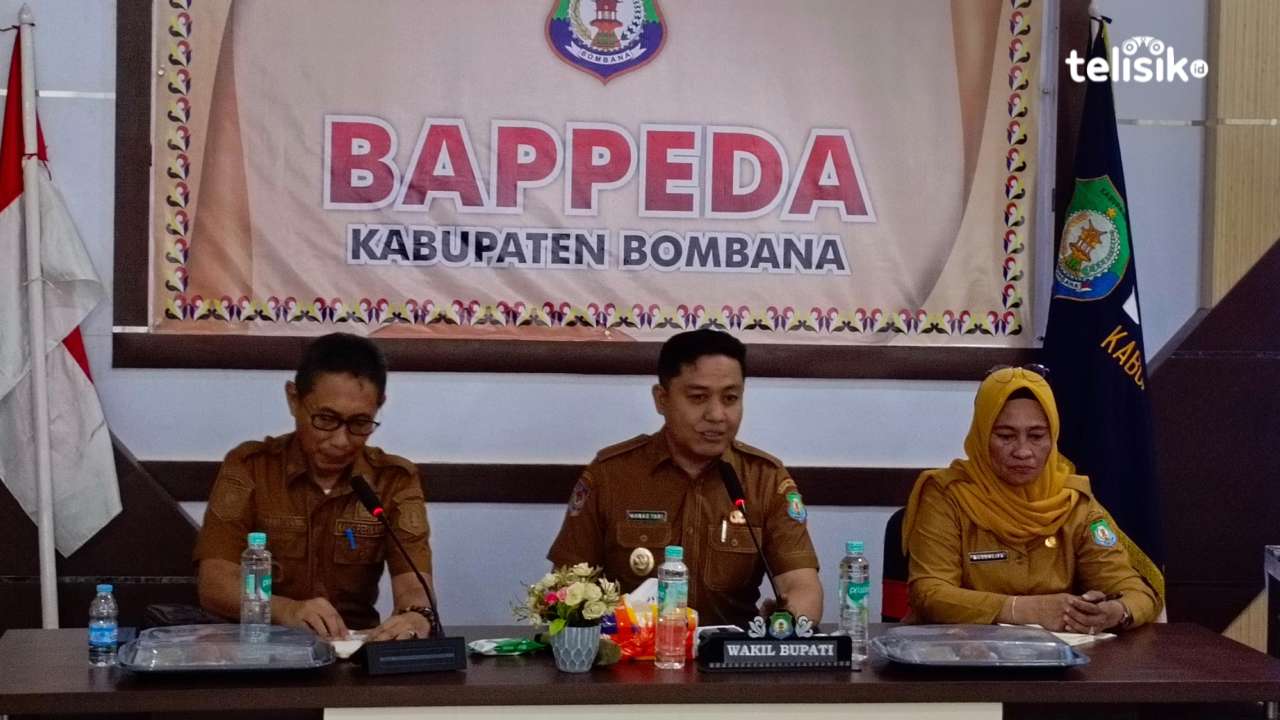 Pemkab Bombana Ultimatum Pemilik Kapal yang Dibiarkan Berserakan di Pesisir