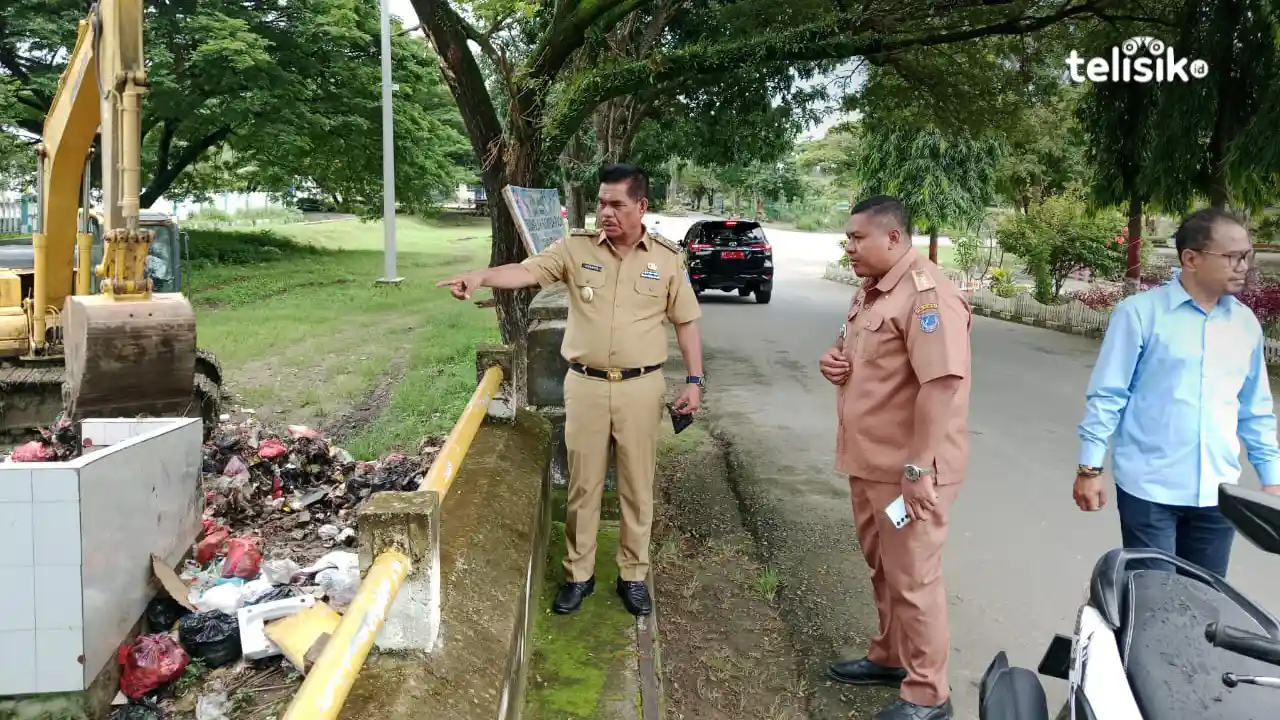 Wabup Muna Fokus Atasi Sampah, Upayakan Tambahan Dua Unit Armada dan Satu Alat Berat
