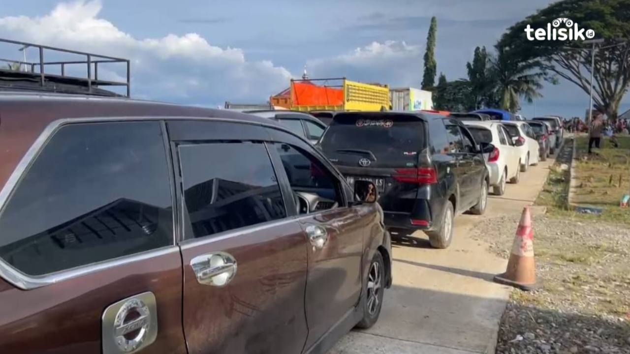 Arus Mudik di Pelabuhan Tobaku Kolaka Utara H-2 Idul Adha 2025 Melonjak