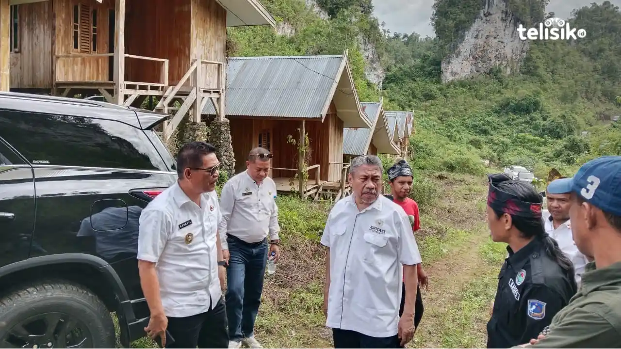 Bupati Muna Perintahkan Kadis Kominfo Segera Pasang Jaringan Telekomunikasi di Liangkabori