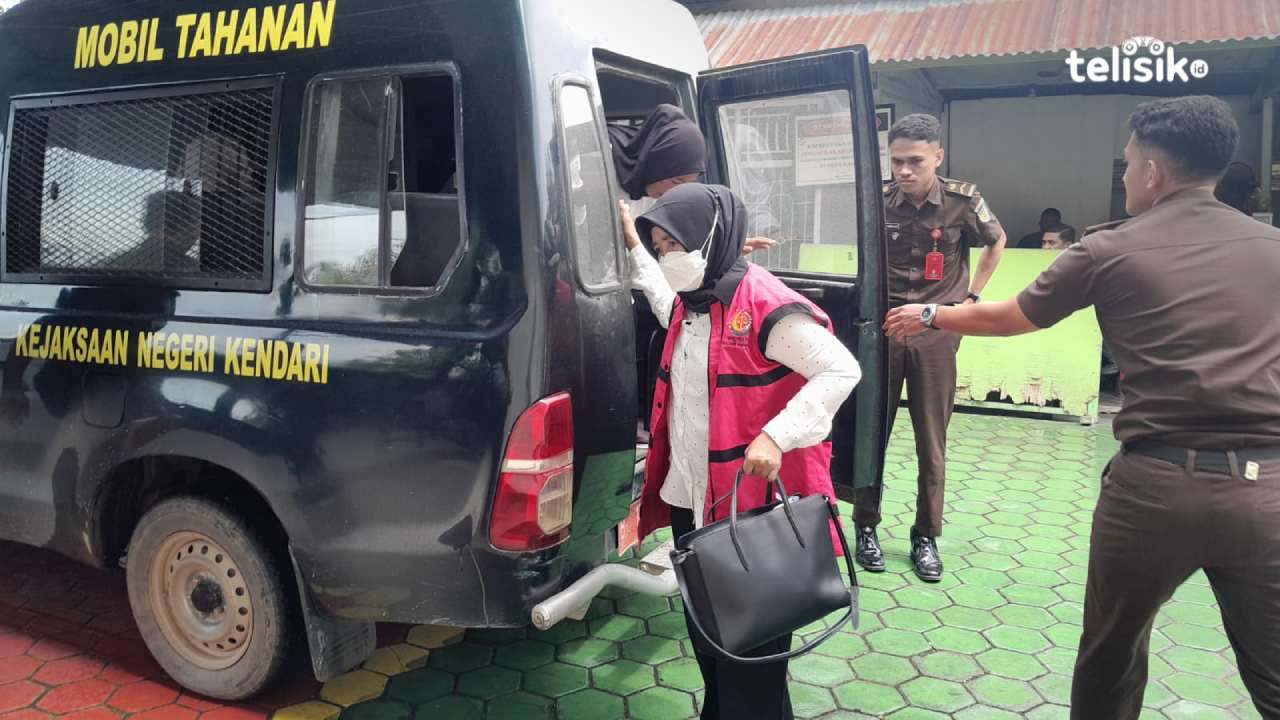 Mantan Sekda Kendari Nahwa Umar Sampaikan Pembelaan pada Sidang Eksepsi Hari Ini