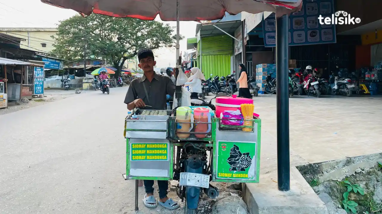 Berawal Iseng, Pria di Kendari Kini Gantungkan Hidup dari Jual Siomay