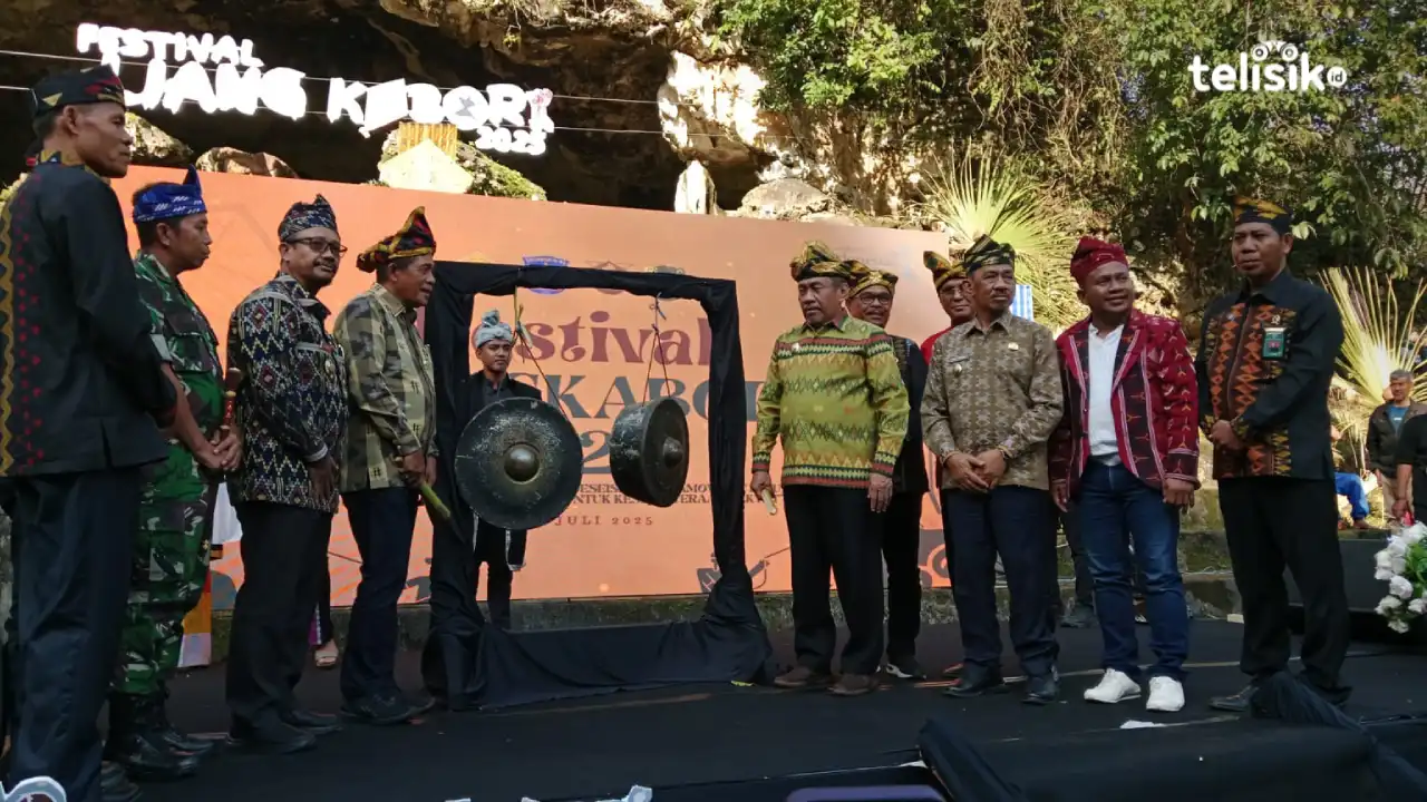 Dua Kadis Dipuji di Festival Liangkabori, Bupati dan Wabup Muna Kena Prank Kades