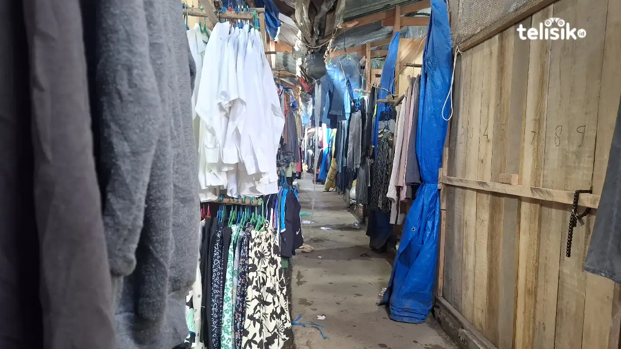 Emak-Emak Pedagang Thrifting Pasar Korem Kendari Protes Harga Lods dan Sering Kecurian
