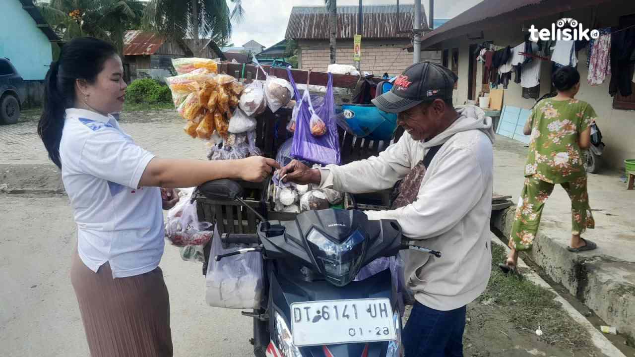 Foto Humanis: Berangkat Subuh dari Konawe Selatan, Jual Sayuran di Kendari